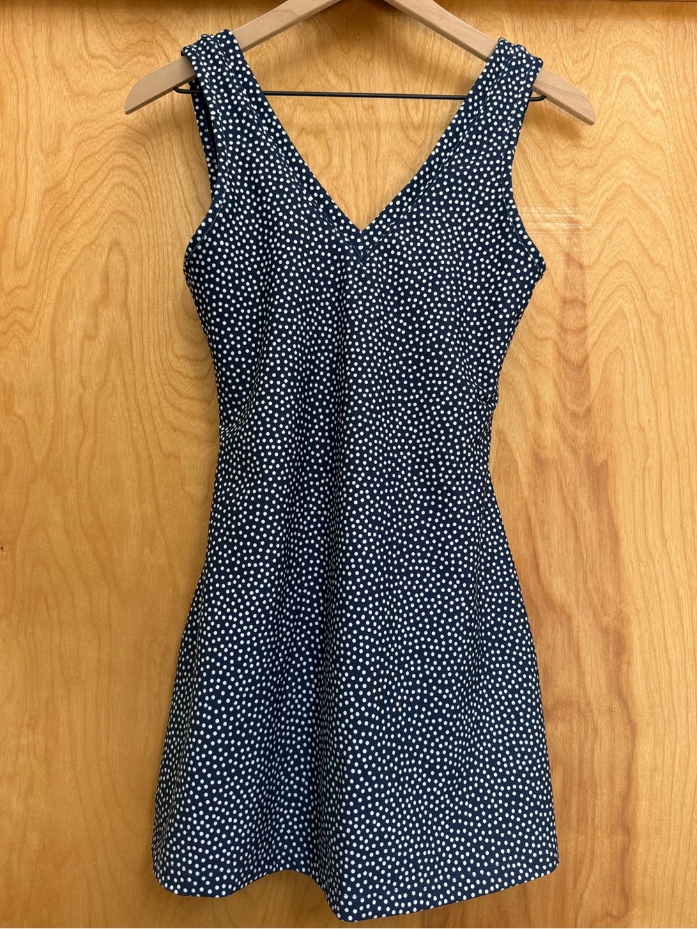 Small Abercrombie + Fitch YPB Sculpt Lux Navy Blue Polka Dot V‑Neck Dress - Picture 4 of 12